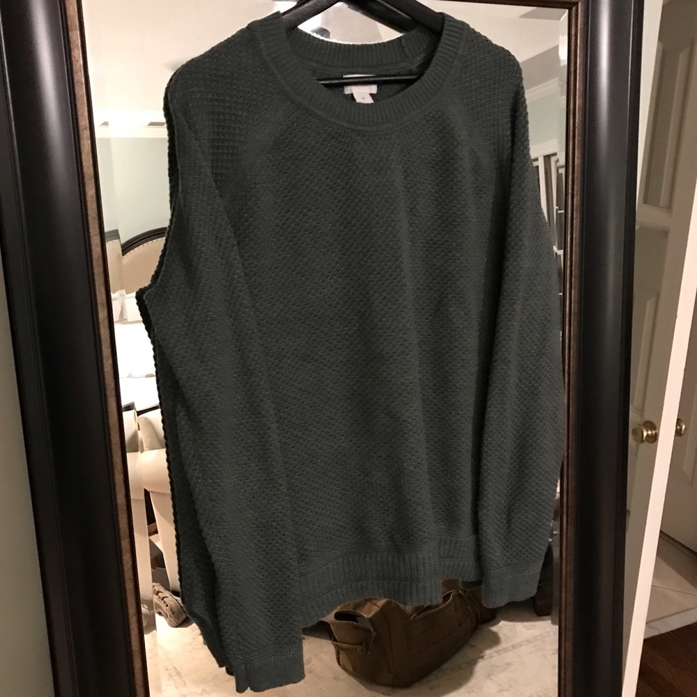 LIKE NEW OLD NAVY KNIT SWEATER SIZE XL